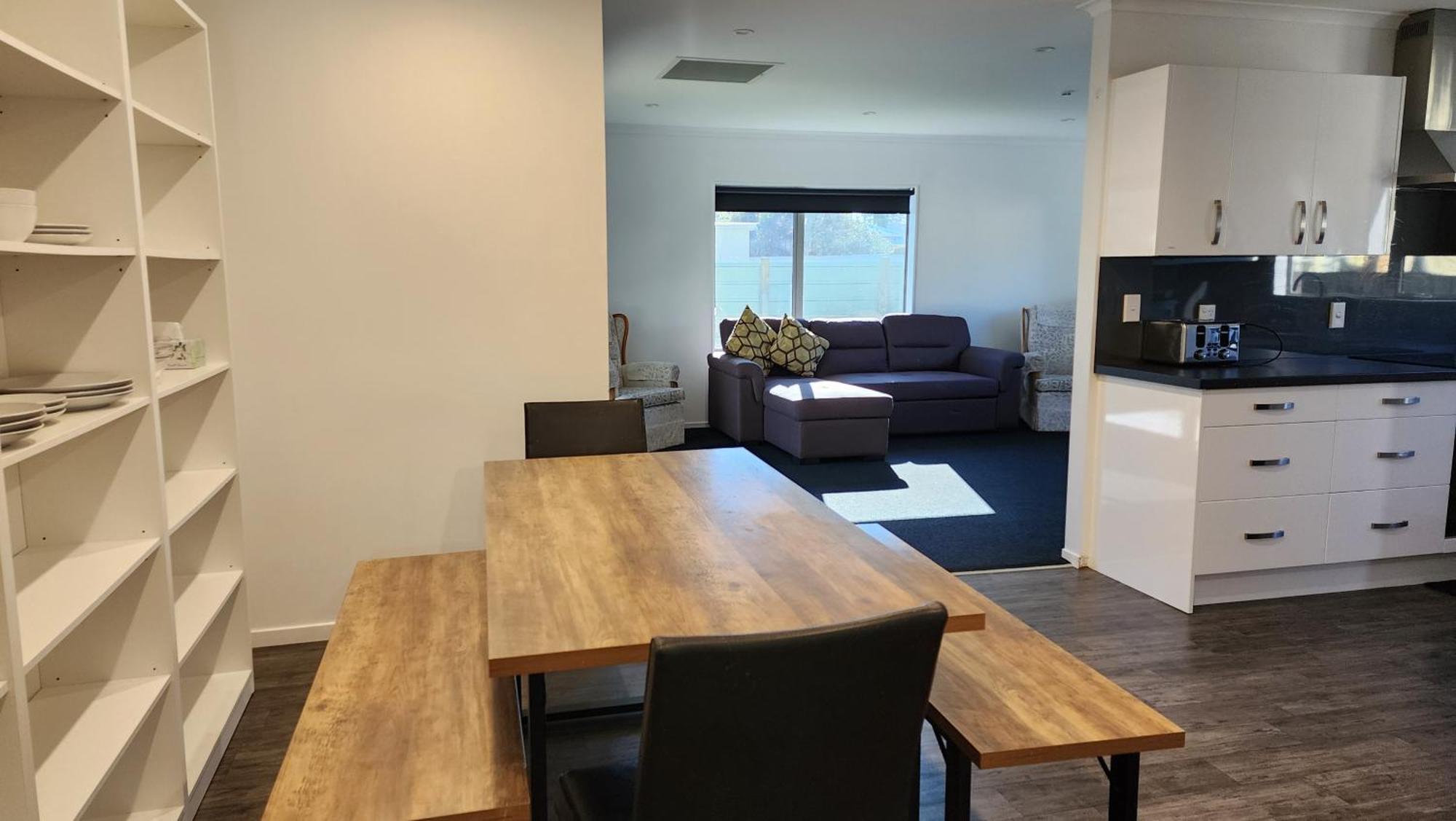 Oaktree Entire Holiday Home, Sleeps 8 To12 ロトルア エクステリア 写真