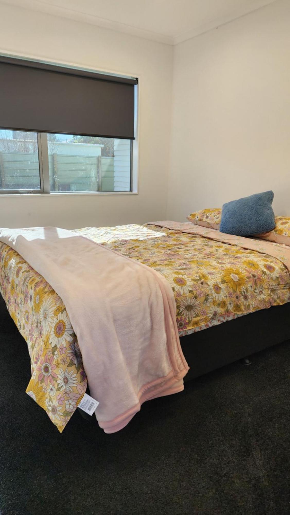 Oaktree Entire Holiday Home, Sleeps 8 To12 ロトルア エクステリア 写真