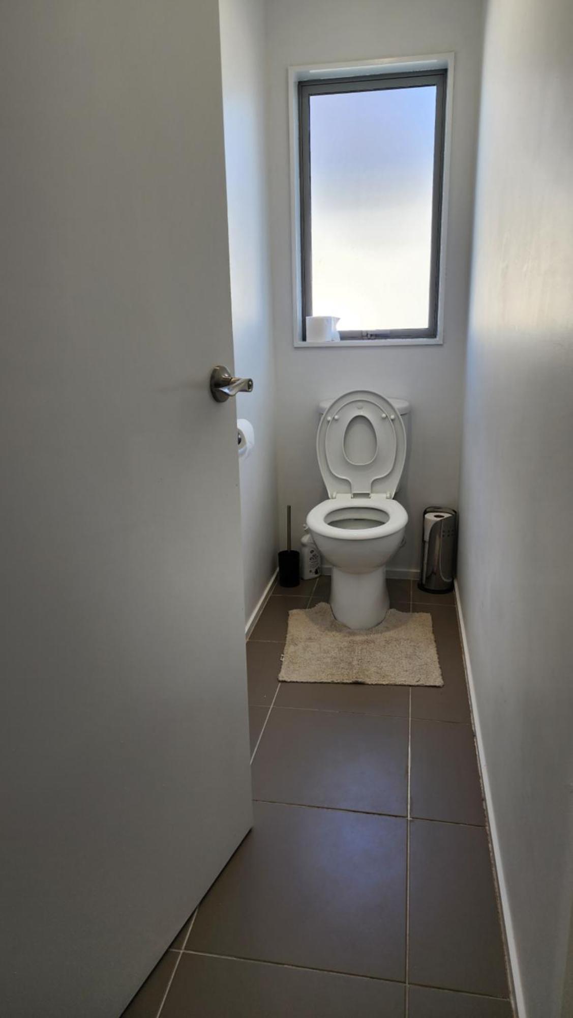 Oaktree Entire Holiday Home, Sleeps 8 To12 ロトルア エクステリア 写真