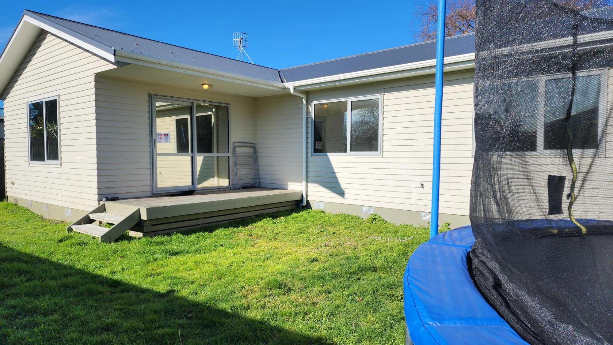 Oaktree Entire Holiday Home, Sleeps 8 To12 ロトルア エクステリア 写真