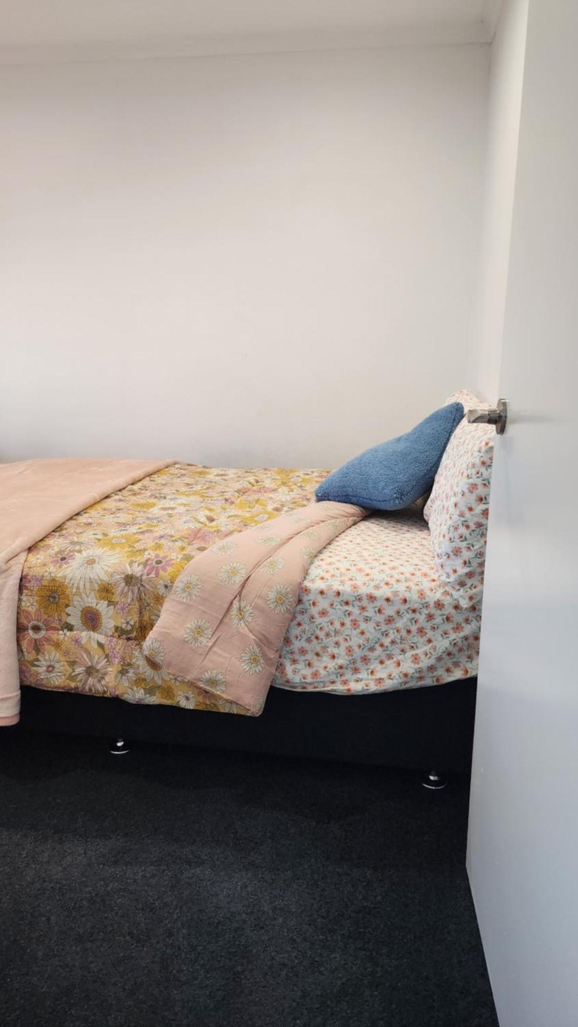 Oaktree Entire Holiday Home, Sleeps 8 To12 ロトルア エクステリア 写真