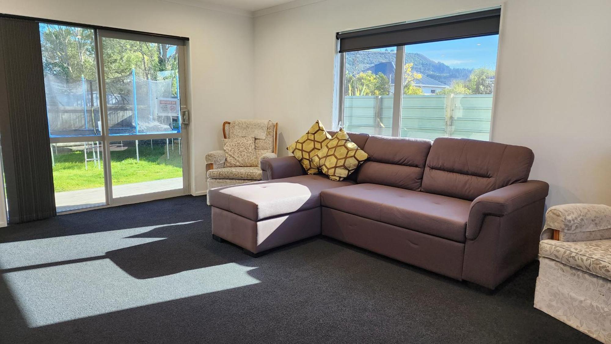 Oaktree Entire Holiday Home, Sleeps 8 To12 ロトルア エクステリア 写真