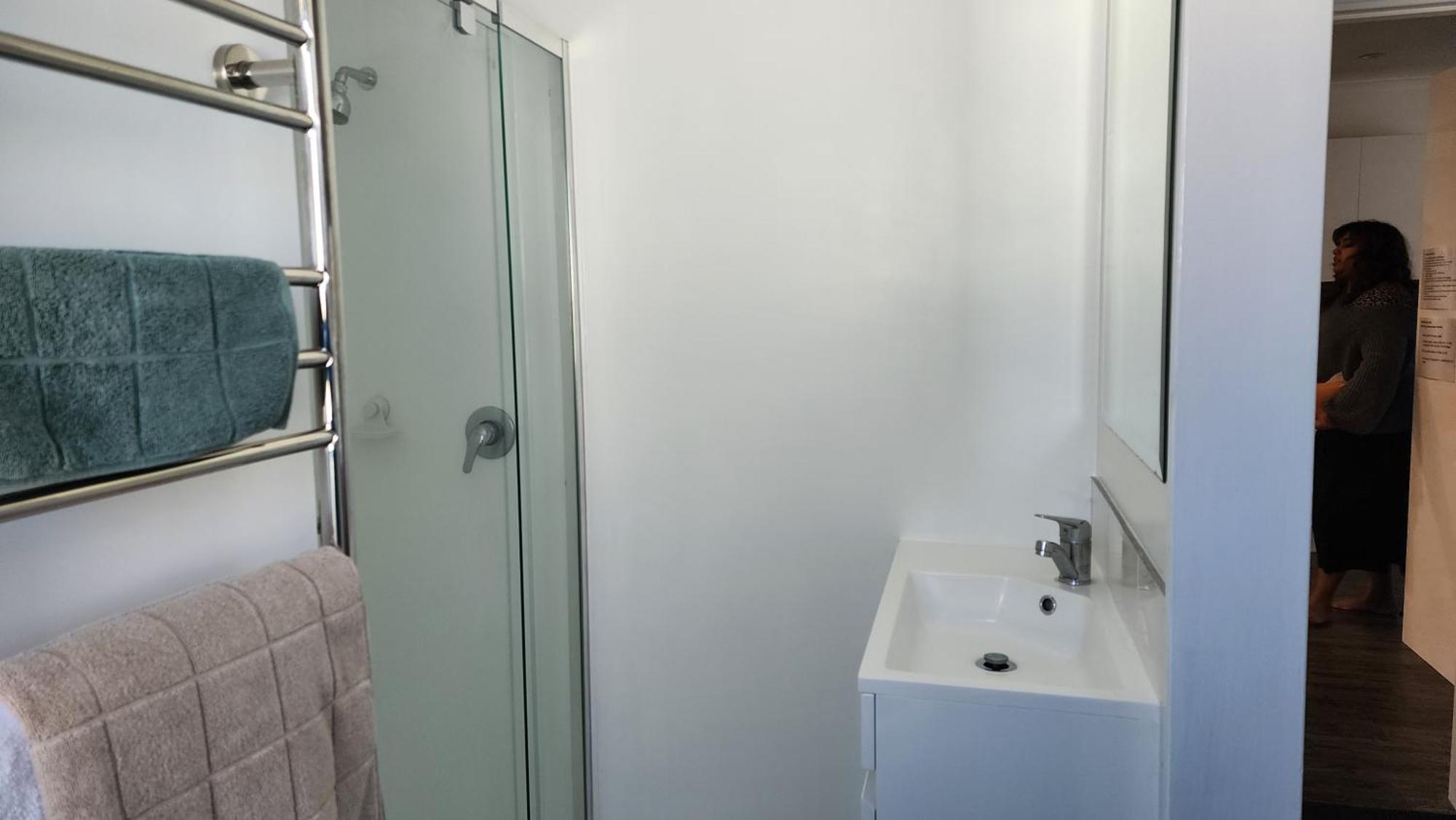 Oaktree Entire Holiday Home, Sleeps 8 To12 ロトルア エクステリア 写真
