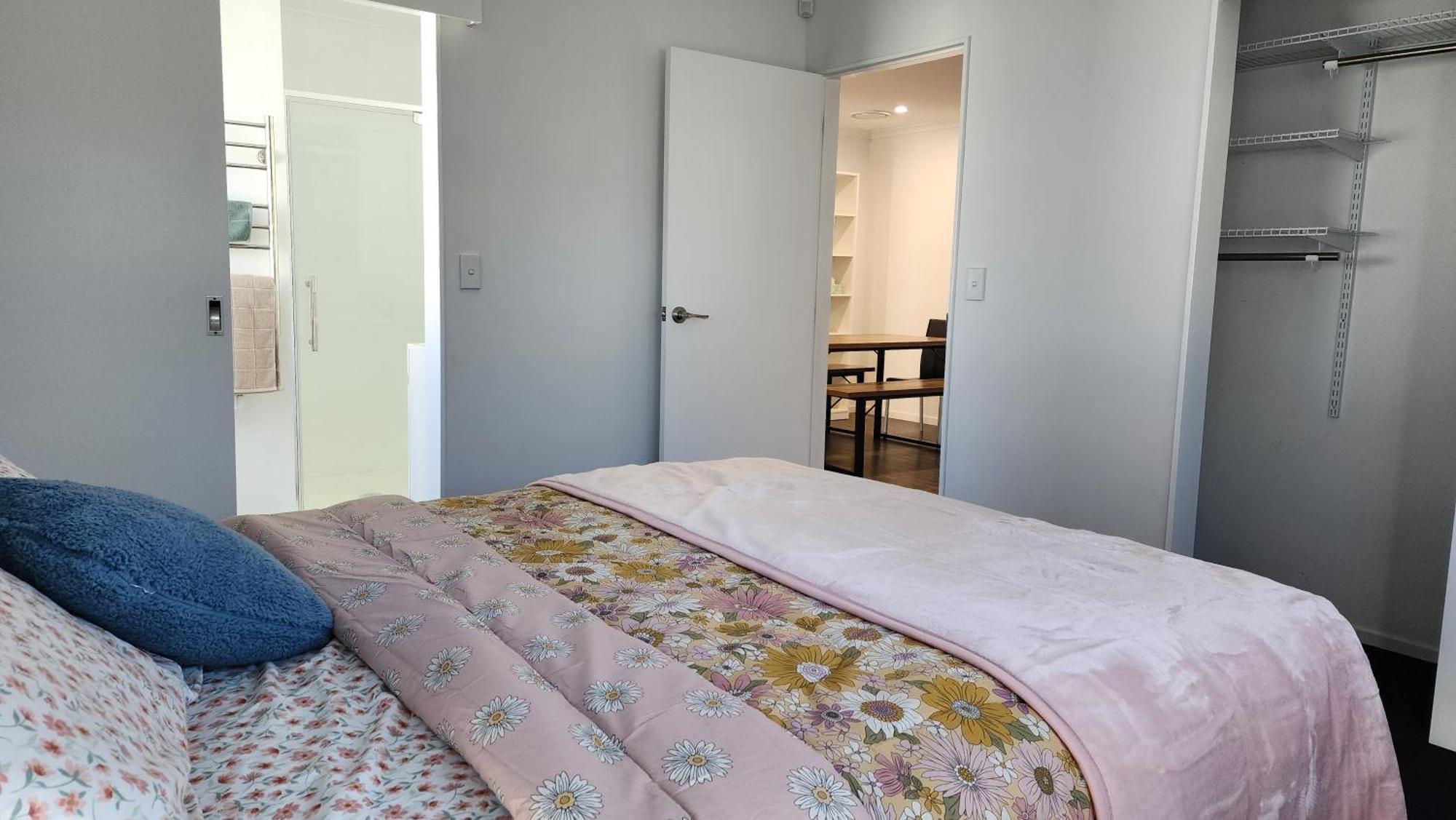 Oaktree Entire Holiday Home, Sleeps 8 To12 ロトルア エクステリア 写真