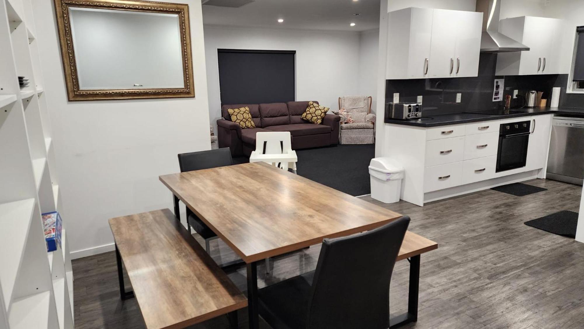 Oaktree Entire Holiday Home, Sleeps 8 To12 ロトルア エクステリア 写真